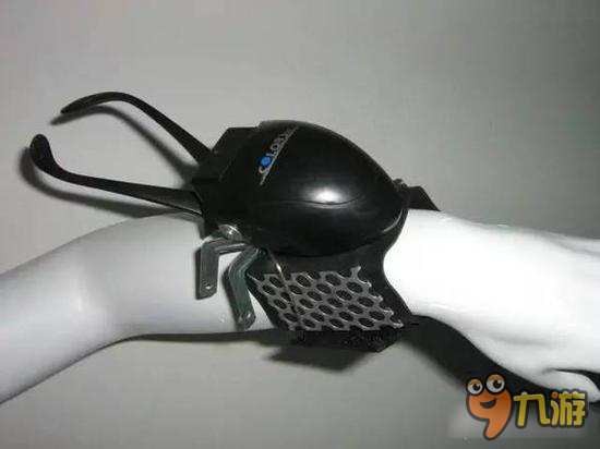 一只废弃鼠标的经历 被劲舞时代手游抛弃的键盘鼠标