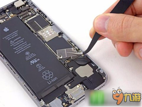 iPhone 6\/6S关机门升温 苹果否认为其更换电池