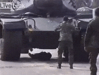 坦克连：《为啥那么囧》第四期 别以为你是坦克就敢乱停