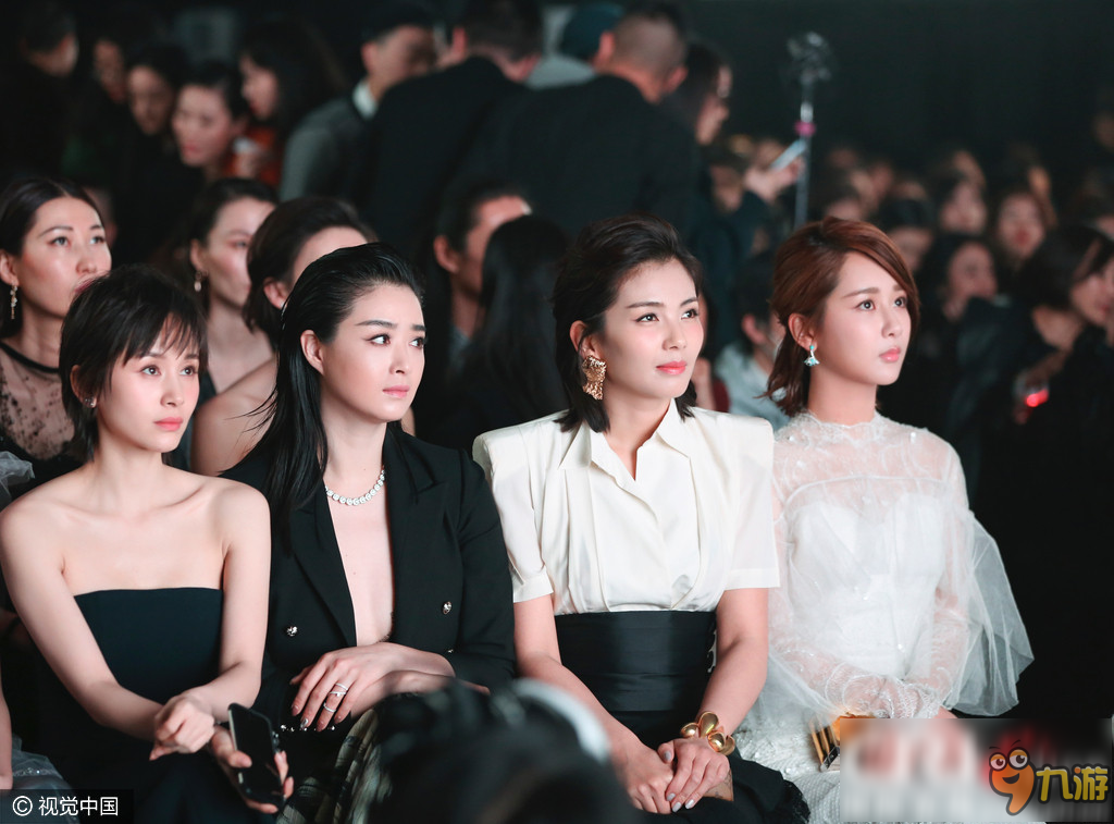 娱乐】杨幂牵章子怡密聊冷落唐嫣 《欢乐颂》