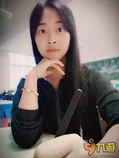 御龙在天手游美女玩家面对面： 星晨小宝贝