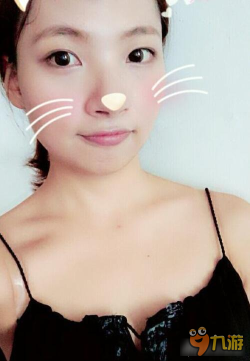 爆爆堂名人浅白酱采访: 这个蕾姆我给满分