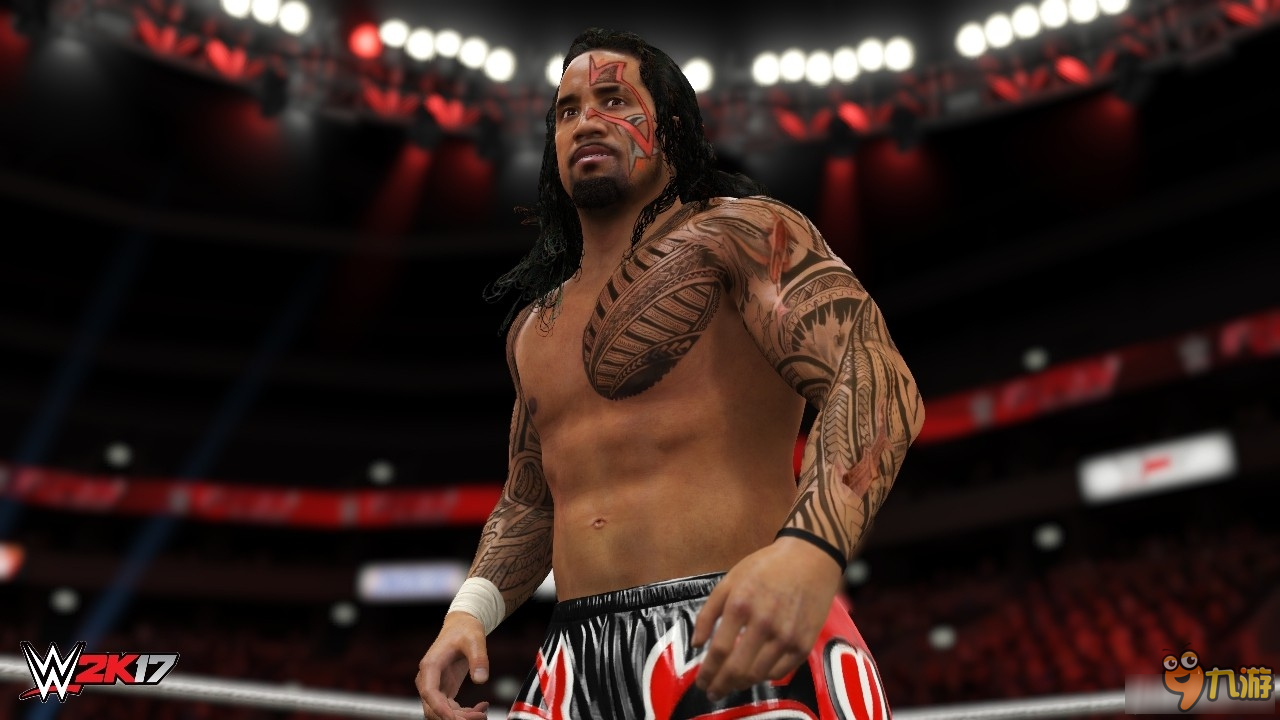 《WWE2K17》台下拿武器操作方法