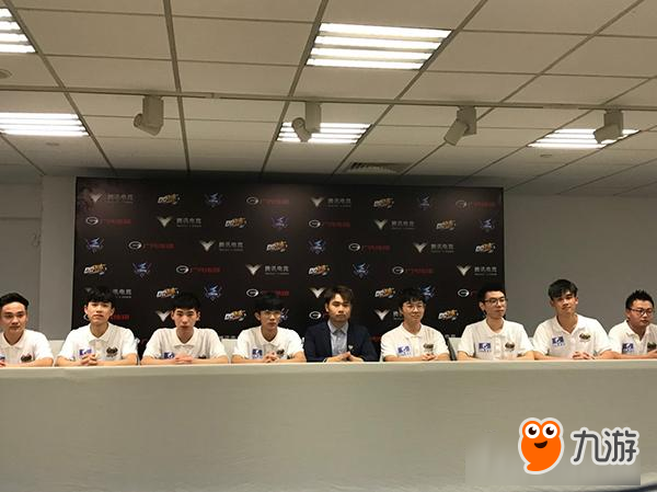 《QQ飞车手游》S联赛夏季赛冠军QG战队赛后采访：夺冠并不会阻止我们继续前进！