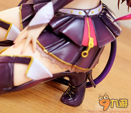 向性感小姐姐低头 《偶像大师灰姑娘》新田美波小恶魔手办开预约