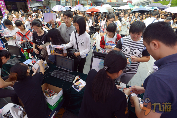 漫畫書不景氣？快看漫畫簽售超35000冊，破四項記錄