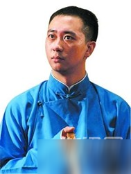 王自健自曝爱相声更爱游戏 为手游《我为车狂》配音