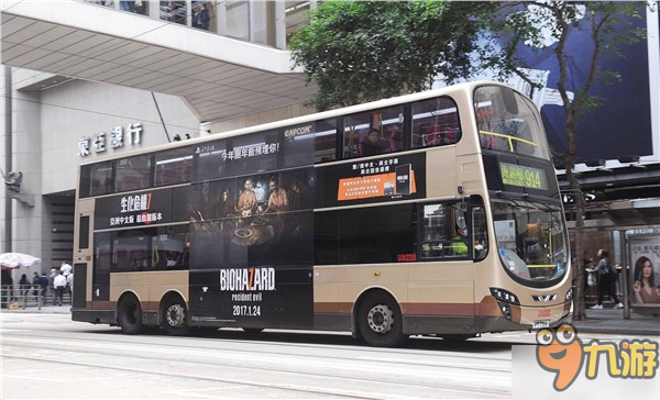 《生化危机7》香港宣传动作太大！恐怖海报爬上双层巴士
