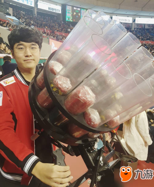 S7總決賽失利后Faker首亮相 SKT2018陣容曝光