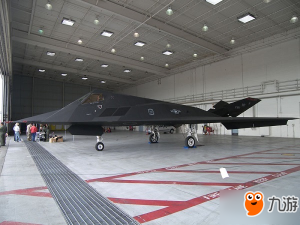 《空战争锋》战机情报：F-117 传奇“夜鹰”