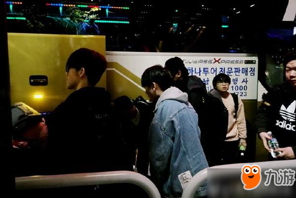 备战LOL S8决赛！IG战队全员已提前抵达仁川赛场